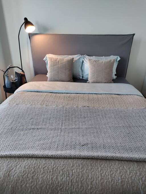 Top-floor Studio, Near Park & Sea, Great Transit Leilighet *